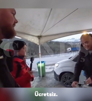 Yabanc� bir gezginin s�z�: ���te size T�rk nezaketi�